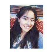 Profesora de español imparte clases a niños de todas las edades